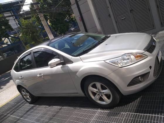 FORD FOCUS 2.0 GLX 16V GASOLINA 4P MANUAL FORD FOCUS 2.0 GLX 16V GASOLINA 4P MANUAL